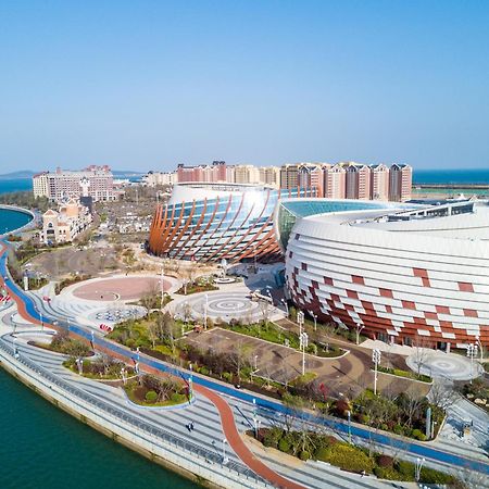 Hotel Doubletree By Hilton Qingdao Oriental Movie Metropolis Exterior foto