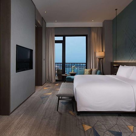 Hotel Doubletree By Hilton Qingdao Oriental Movie Metropolis Exterior foto